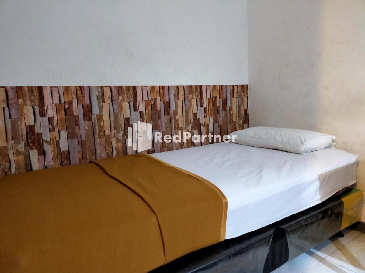 Hotel Ayu Lestari Ternate Redpartner Exterior foto